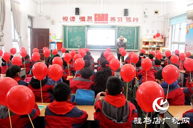 “萌娃”歸校 元?dú)鉂M滿——直擊駐馬店市開學(xué)第一天