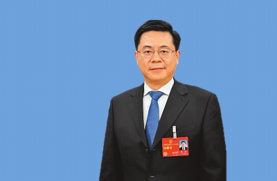 全力以赴拼經(jīng)濟(jì) 奮勇爭(zhēng)先挑大梁