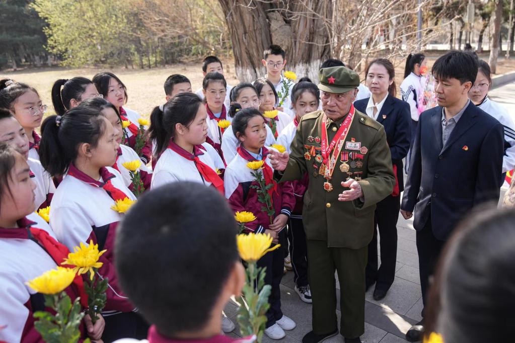 憶親人、祭先烈、踏青游——全國多地清朗過清明