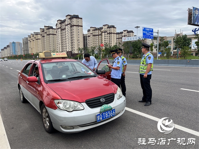 正陽(yáng)縣客運(yùn)市場(chǎng)“打非治違”專(zhuān)項(xiàng)行動(dòng)啟動(dòng)