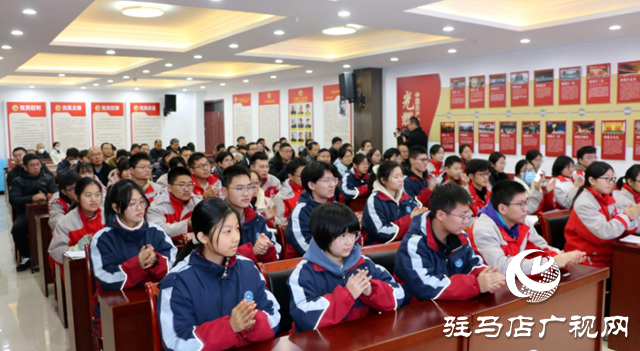 確山：寒冬送關(guān)愛(ài) 情暖學(xué)子心