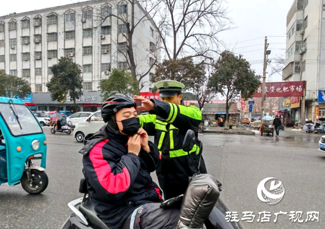 確山縣公安局交通警察大隊(duì)采取多種措施大力提升電動(dòng)自行車(chē)駕乘人員頭盔佩戴率
