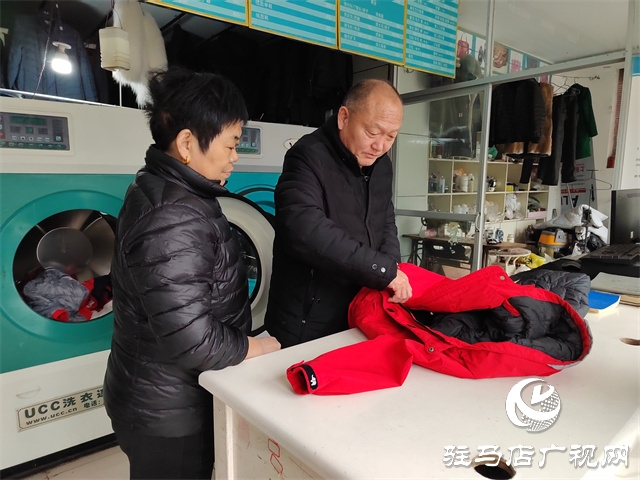 天氣轉暖干洗店生意迎來“小陽春”
