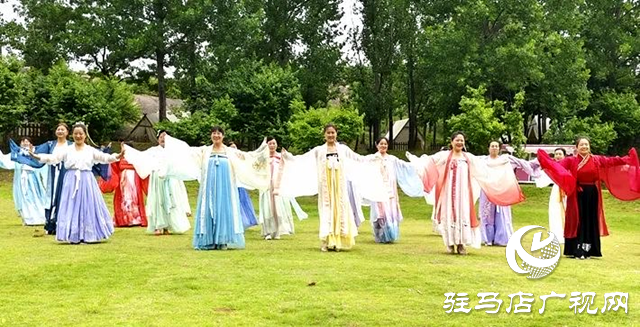 遂平縣老體協(xié)組織開展健身展示活動(dòng)