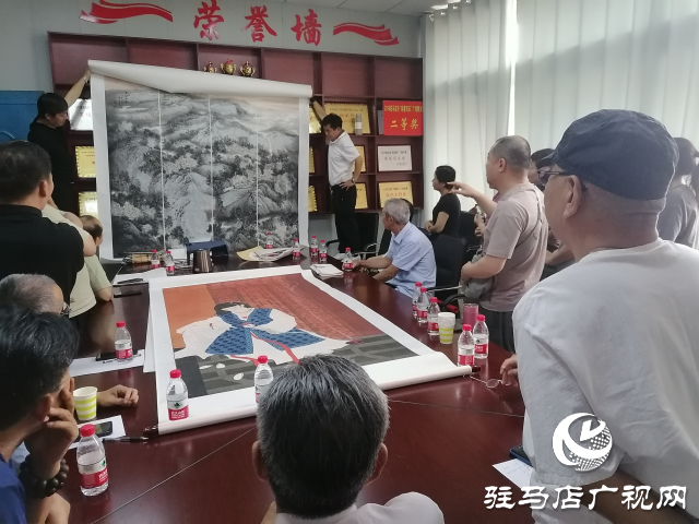 駐馬店市美術(shù)家協(xié)會蒞臨上蔡縣開展“翰墨潤中原”美術(shù)作品點(diǎn)評會