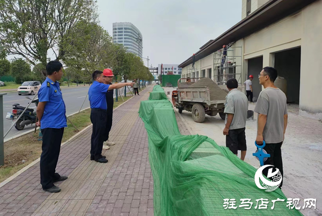 確山縣住建局：清除“私搭亂建” 為城市美顏