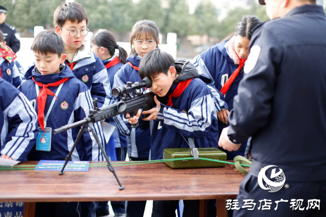 正陽縣：學(xué)生走進警營 感受別樣“警”彩