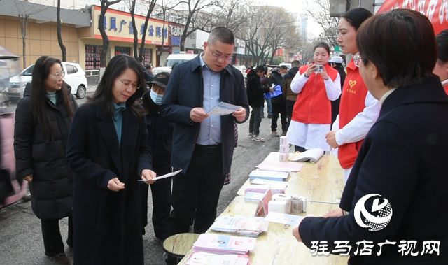 正陽縣婦聯(lián)開展慶?！叭恕眿D女節(jié)維權(quán)宣傳活動