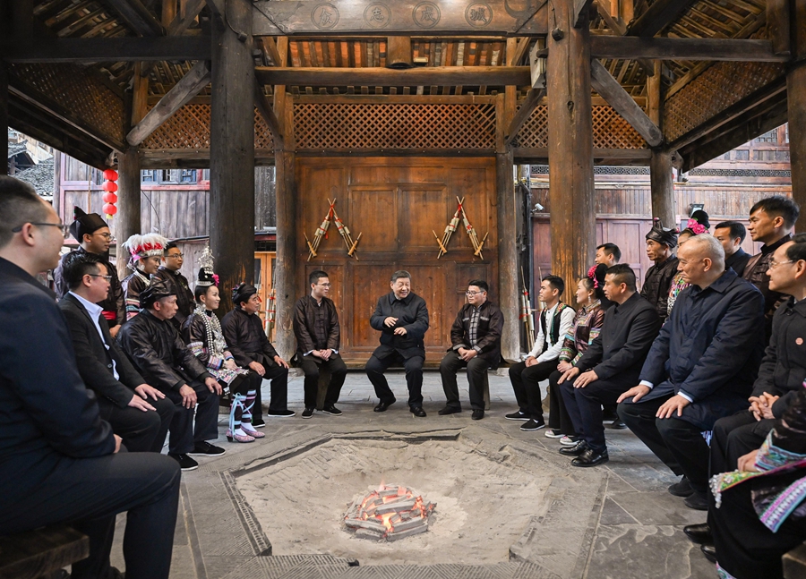 習(xí)近平在貴州考察時(shí)強(qiáng)調(diào) 堅(jiān)持以高質(zhì)量發(fā)展統(tǒng)攬全局 在中國(guó)式現(xiàn)代化進(jìn)程中展現(xiàn)貴州新風(fēng)采