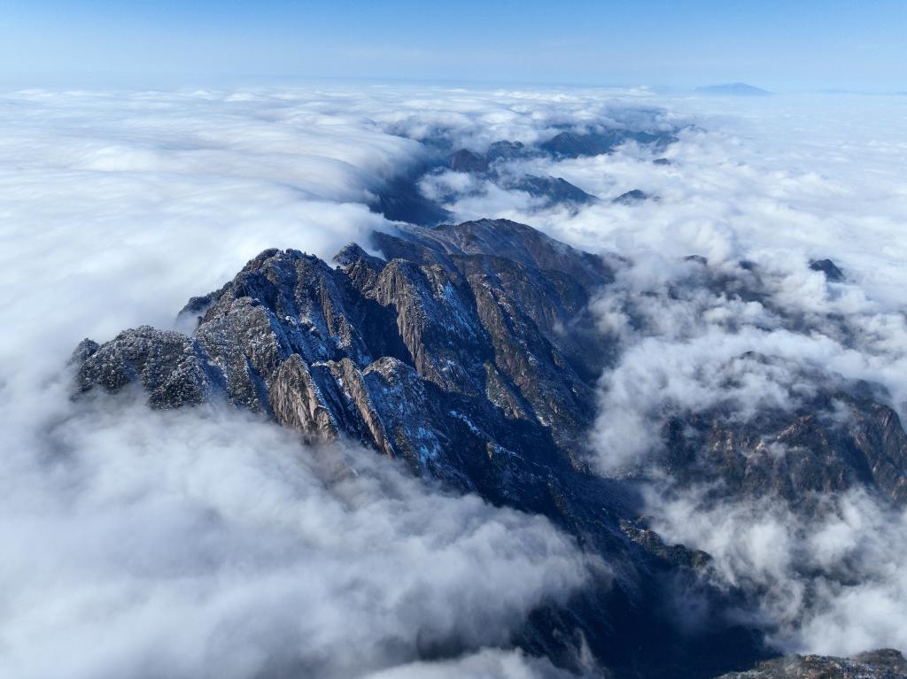 “世界雙遺產(chǎn)”黃山為主要景點(diǎn)輪流“放假”