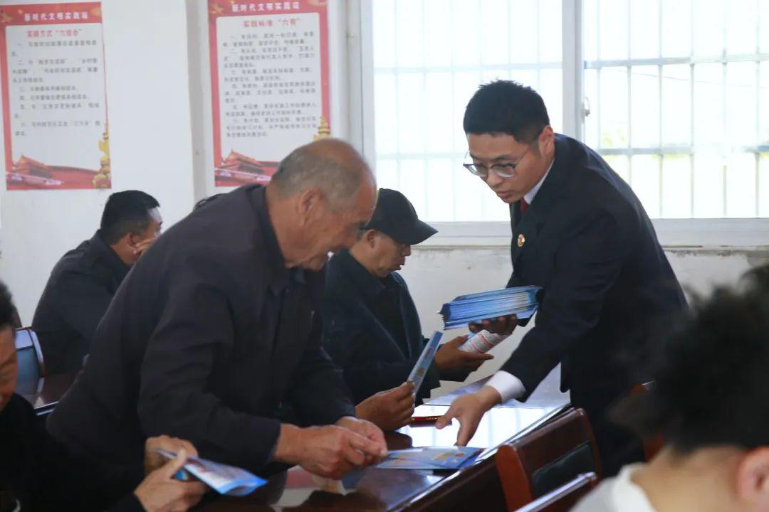 平輿縣人民檢察院：檢村攜手共奮進(jìn) 清風(fēng)普法潤民心