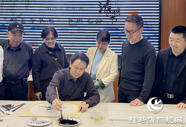 泌陽縣“翰墨寄哀思”清明節(jié)書畫筆會啟幕