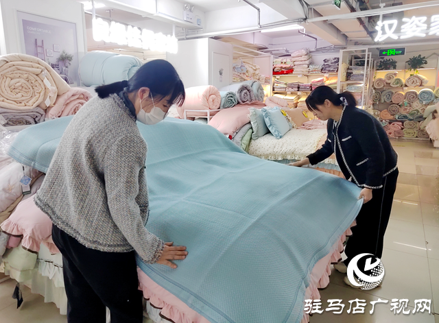 升溫催熱涼經(jīng)濟 駐馬店夏涼產(chǎn)品搶“鮮”上市