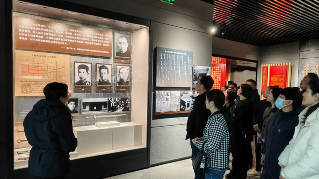 駐馬店市第二人民醫(yī)院開展“祭英烈”系列活動