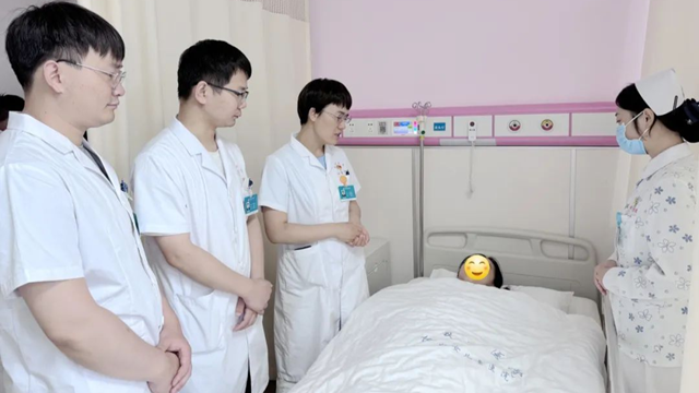 16歲花季少女小腹微凸，竟是懷了巨大“怪胎”？