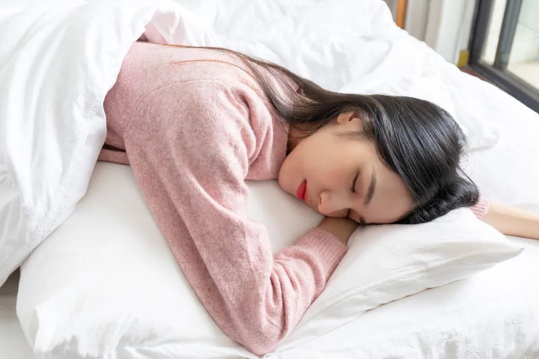 22點和23點睡覺，差距到底有多大？