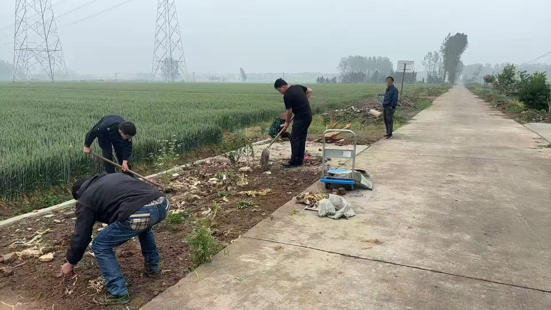 遂平：化解鄰里“垃圾”事  增進(jìn)警民魚水情