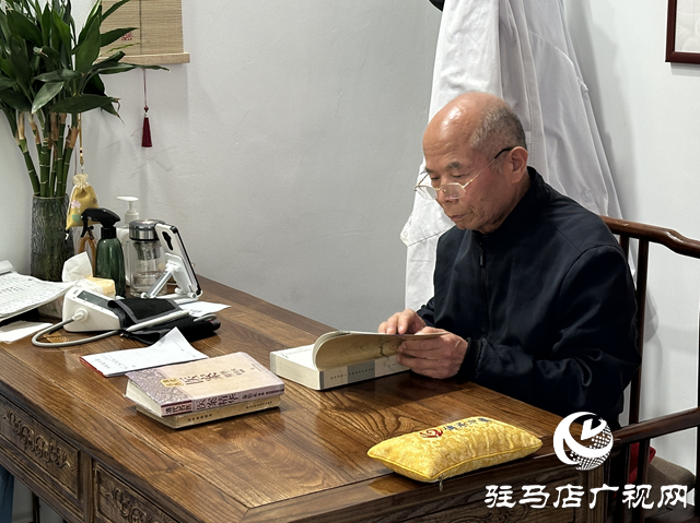 老中醫(yī)吳國(guó)啟：以岐黃之術(shù)守護(hù)百姓健康