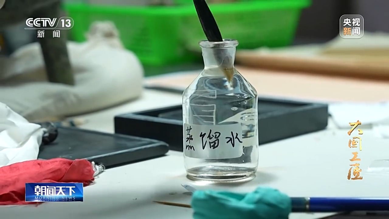 大國(guó)工匠·向新而行丨一片甲骨驚天下 她用墨拓讓商王朝的“朋友圈”清晰可見