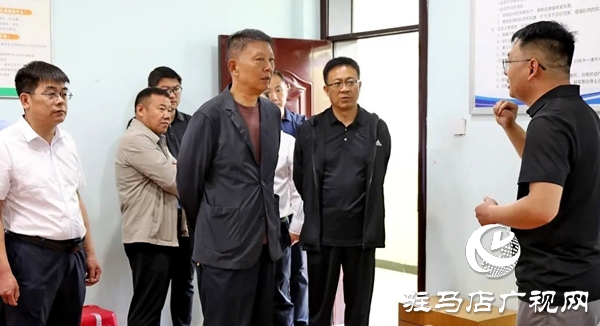  平輿縣政協(xié)社會(huì)福利和社會(huì)保障界別委員開(kāi)展“正作風(fēng) 樹(shù)形象 強(qiáng)化保障促發(fā)展”讀書(shū)活動(dòng)