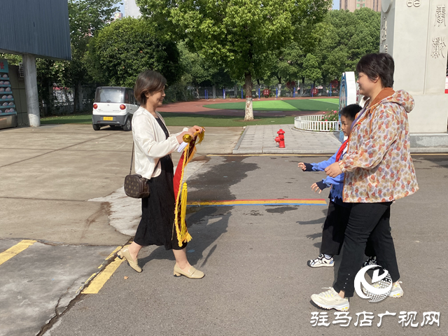 點贊拾金不昧好少年！姚明熙同學(xué) 好樣的！