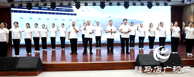 新蔡縣人民醫(yī)院舉辦慶 5?12 國際護(hù)士節(jié)表彰大會