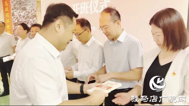 駐馬店聯(lián)通舉辦“強(qiáng)健體魄，健康生活”徒步拉練活動(dòng)