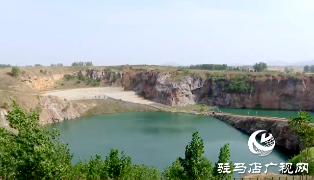 舊礦坑蝶變“網(wǎng)紅打卡地”！香山天坑引游人紛至沓來(lái)