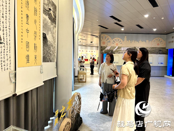  “中國夢·勞動美”五省十地書畫聯(lián)展耀啟平輿，共慶工會百年華誕