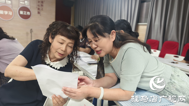 駐馬店市總工會職工夜校美化聲音班學(xué)員畢業(yè)作品排練進(jìn)行時
